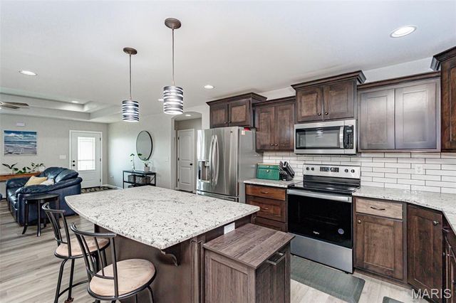 1326 Summerfield Drive, Jefferson City, MO 65109