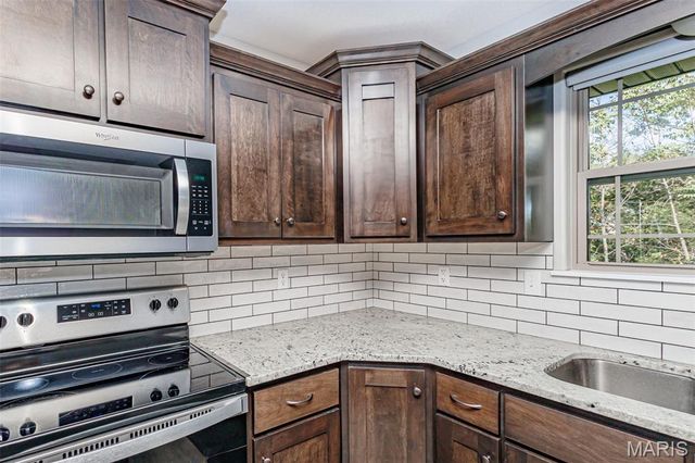 1326 Summerfield Drive, Jefferson City, MO 65109