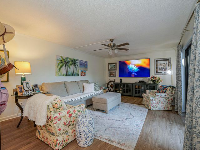 1166 6th Avenue 14c, Vero Beach, FL 32960