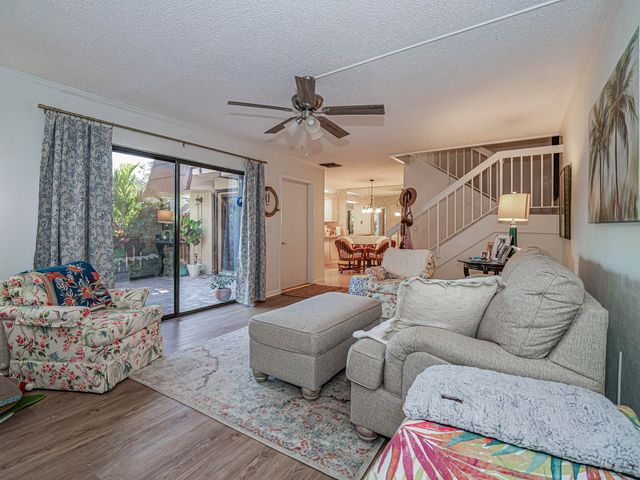 1166 6th Avenue 14c, Vero Beach, FL 32960