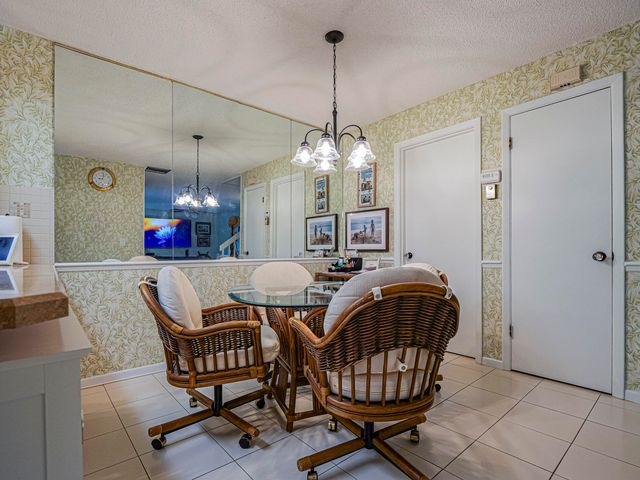 1166 6th Avenue 14c, Vero Beach, FL 32960