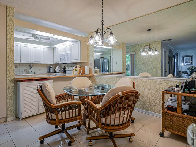 1166 6th Avenue 14c, Vero Beach, FL 32960