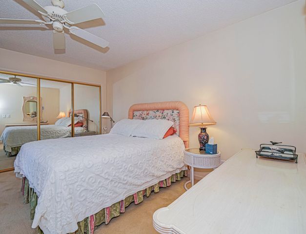 1166 6th Avenue 14c, Vero Beach, FL 32960