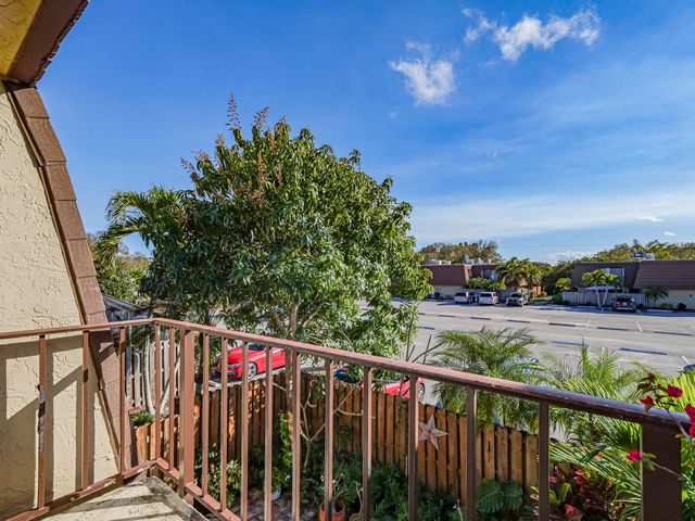 1166 6th Avenue 14c, Vero Beach, FL 32960