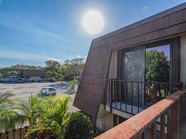 1166 6th Avenue 14c, Vero Beach, FL 32960