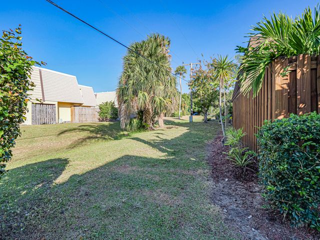 1166 6th Avenue 14c, Vero Beach, FL 32960