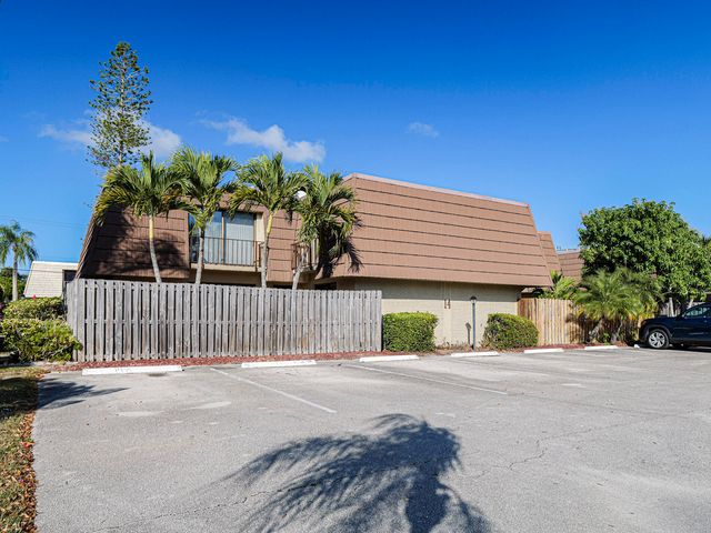 1166 6th Avenue 14c, Vero Beach, FL 32960