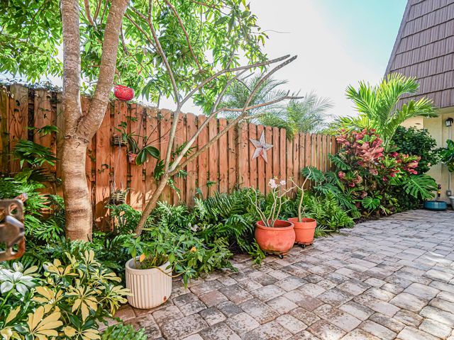 1166 6th Avenue 14c, Vero Beach, FL 32960