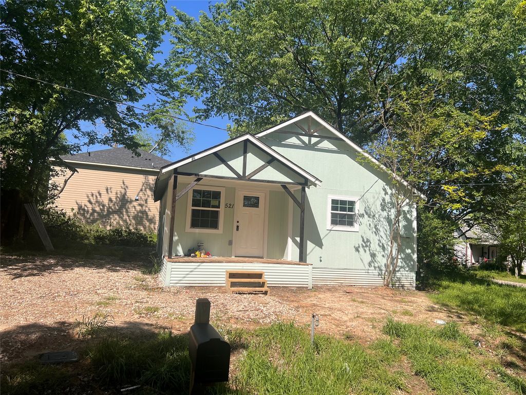 521 Morgan Street, Bonham, TX 75418