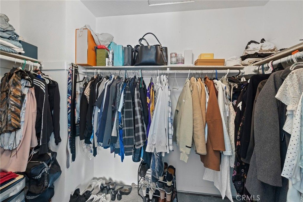 Image 11 of property listing at 1363 N Schooner, Anaheim, CA 92801