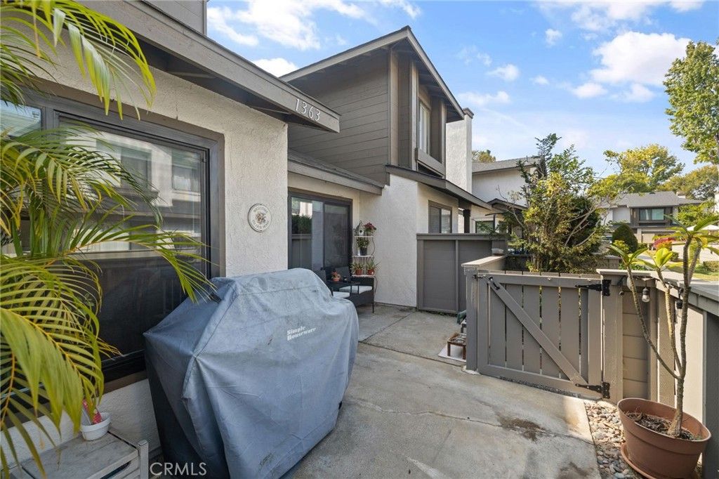 Image 2 of property listing at 1363 N Schooner, Anaheim, CA 92801