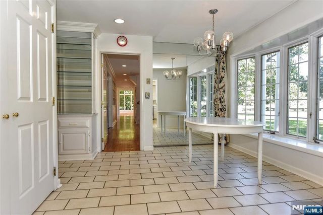 3 Split Rock Road, Upper Saddle River, NJ 07458