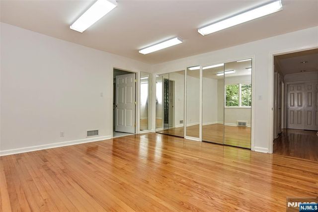 3 Split Rock Road, Upper Saddle River, NJ 07458