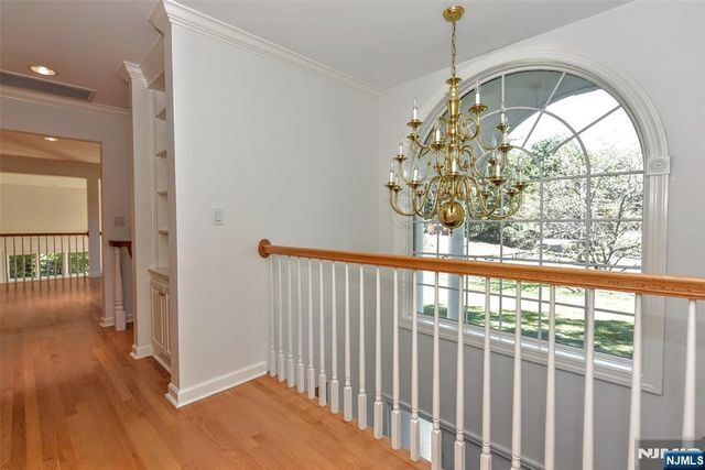 3 Split Rock Road, Upper Saddle River, NJ 07458