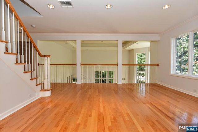 3 Split Rock Road, Upper Saddle River, NJ 07458