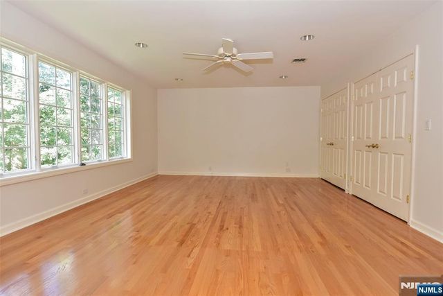 3 Split Rock Road, Upper Saddle River, NJ 07458