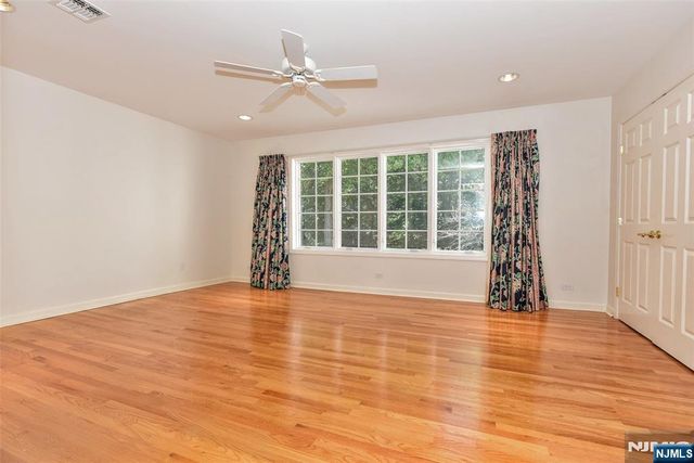 3 Split Rock Road, Upper Saddle River, NJ 07458