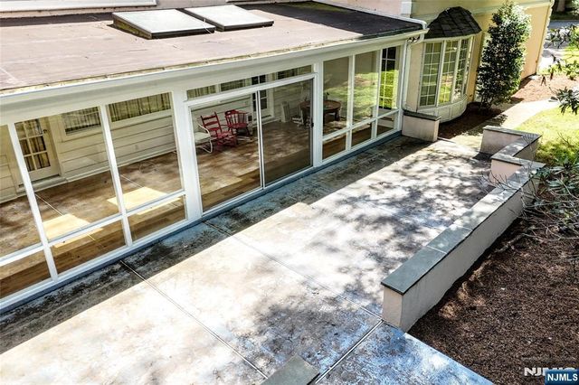 3 Split Rock Road, Upper Saddle River, NJ 07458