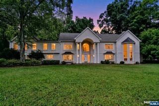 3 Split Rock Road, Upper Saddle River, NJ 07458