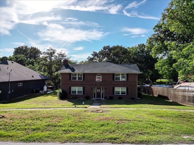 1115 E Lake Drive, Weatherford, TX 76087
