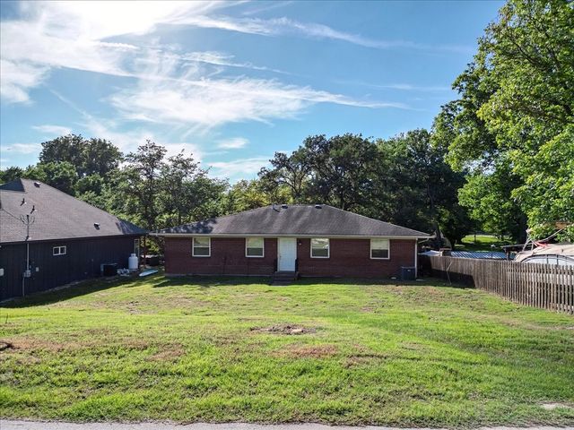 1115 E Lake Drive, Weatherford, TX 76087