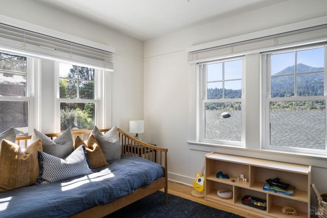 11 Ash Ave, Kentfield, CA 94904