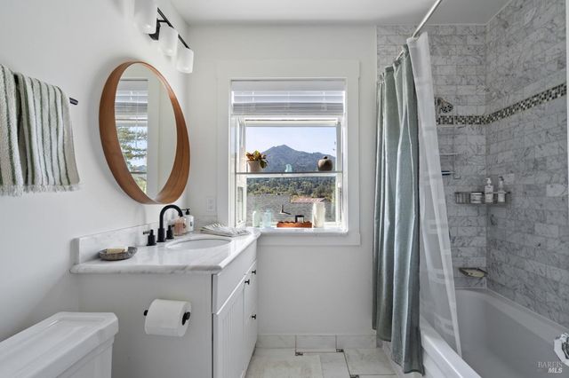 11 Ash Ave, Kentfield, CA 94904