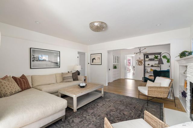 11 Ash Ave, Kentfield, CA 94904