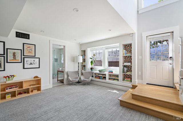 11 Ash Ave, Kentfield, CA 94904