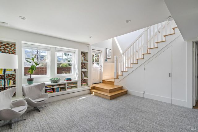 11 Ash Ave, Kentfield, CA 94904