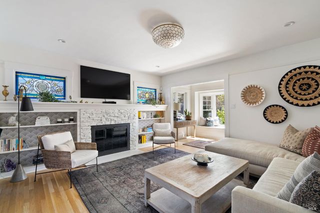 11 Ash Ave, Kentfield, CA 94904