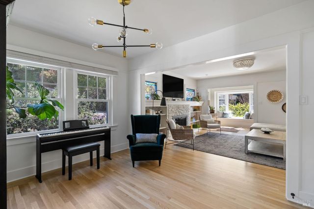 11 Ash Ave, Kentfield, CA 94904