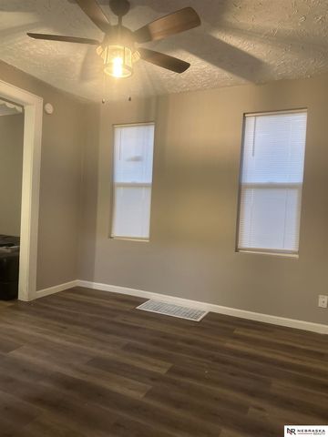 2008 Oak Street, Omaha, NE 68108