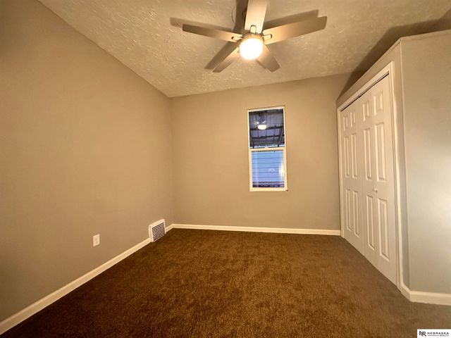 2008 Oak Street, Omaha, NE 68108