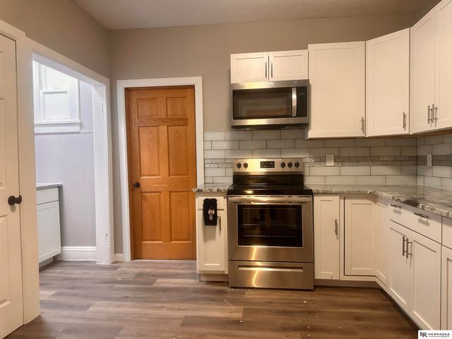 2008 Oak Street, Omaha, NE 68108