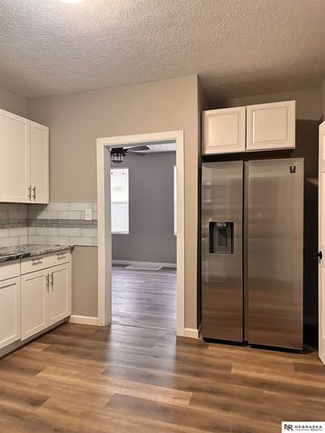 2008 Oak Street, Omaha, NE 68108