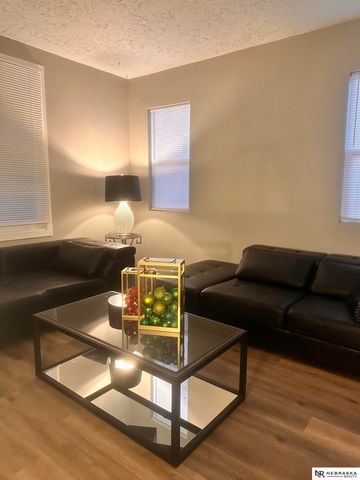 2008 Oak Street, Omaha, NE 68108