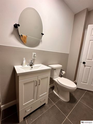 2008 Oak Street, Omaha, NE 68108