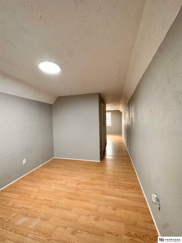 2008 Oak Street, Omaha, NE 68108