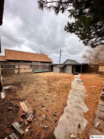 2008 Oak Street, Omaha, NE 68108