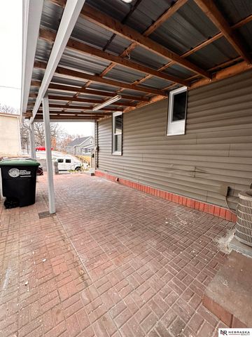 2008 Oak Street, Omaha, NE 68108