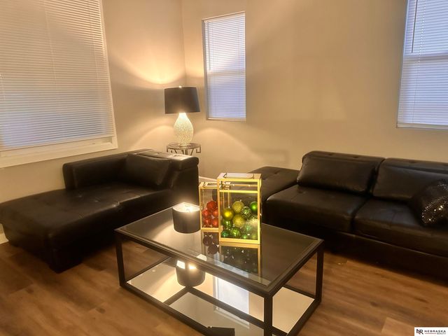 2008 Oak Street, Omaha, NE 68108