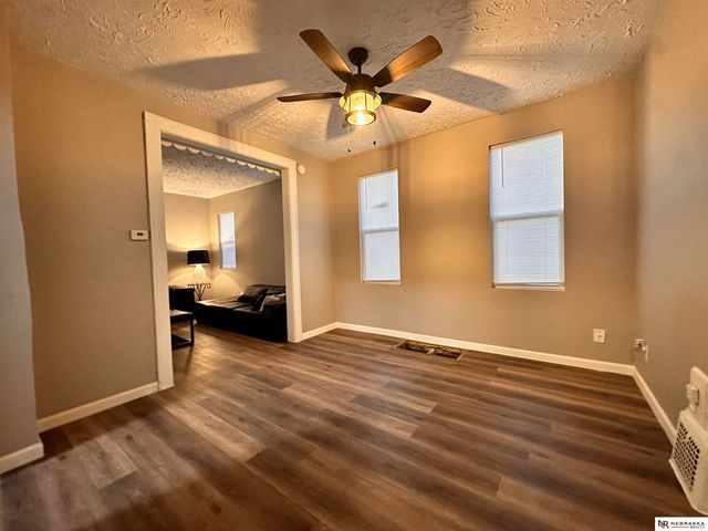 2008 Oak Street, Omaha, NE 68108