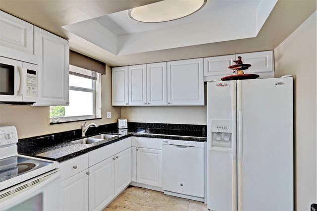 1820 New Palm Way 201, Boynton Beach, FL 33435
