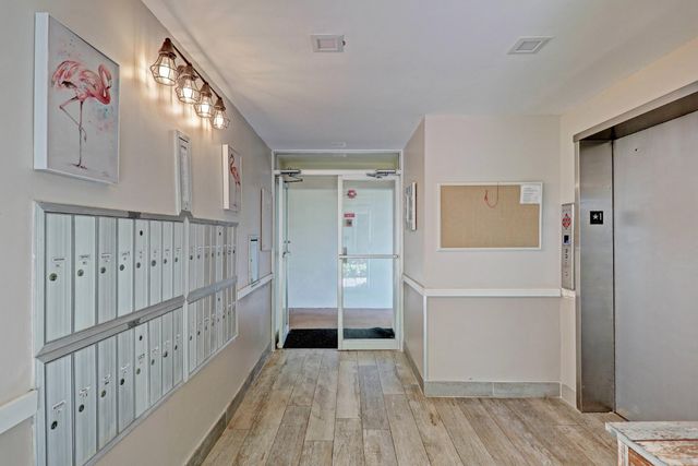 1820 New Palm Way 201, Boynton Beach, FL 33435