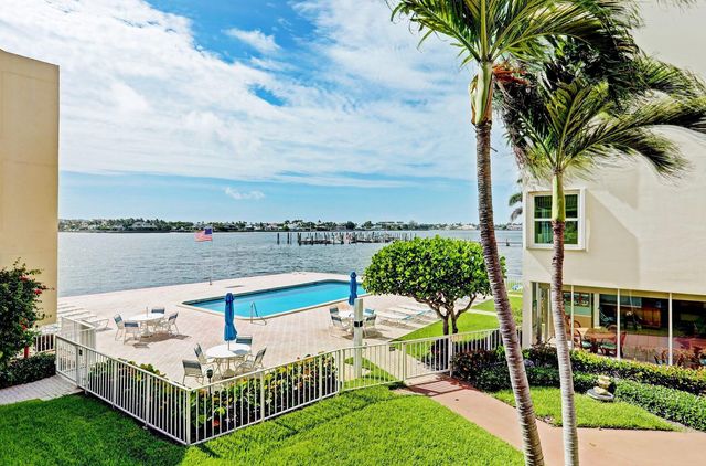 1820 New Palm Way 201, Boynton Beach, FL 33435