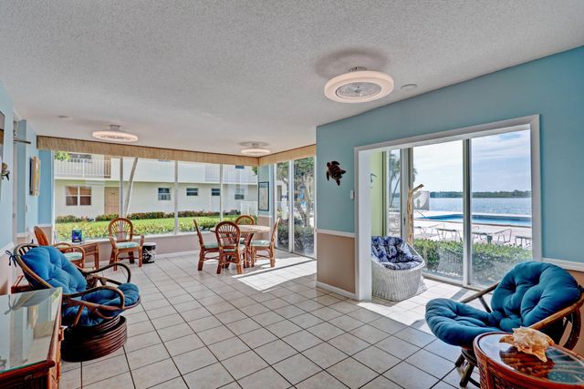 1820 New Palm Way 201, Boynton Beach, FL 33435