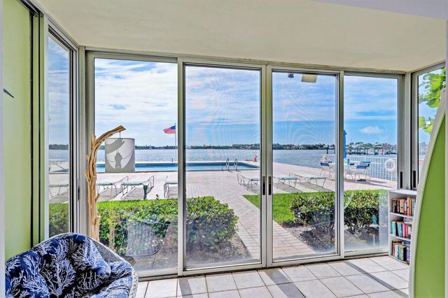1820 New Palm Way 201, Boynton Beach, FL 33435