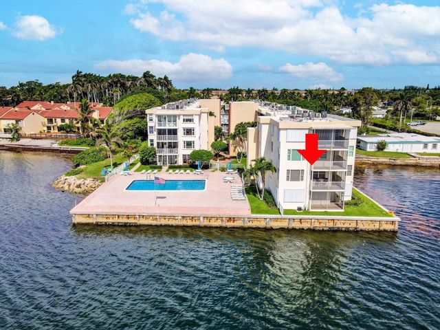 1820 New Palm Way 201, Boynton Beach, FL 33435