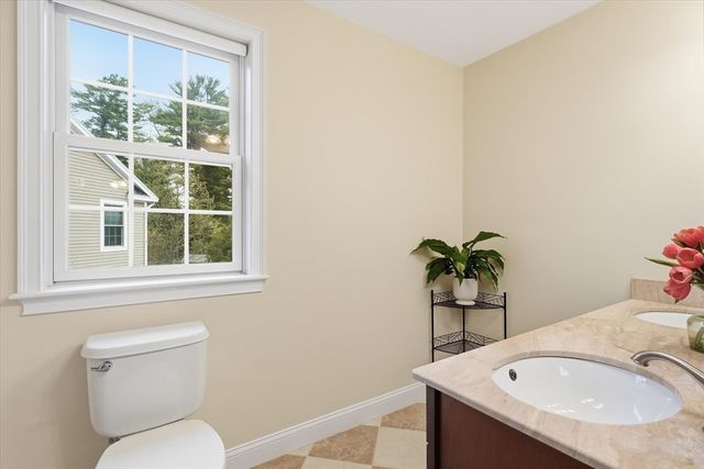 2B Gates Lane B, Wakefield, MA 01880